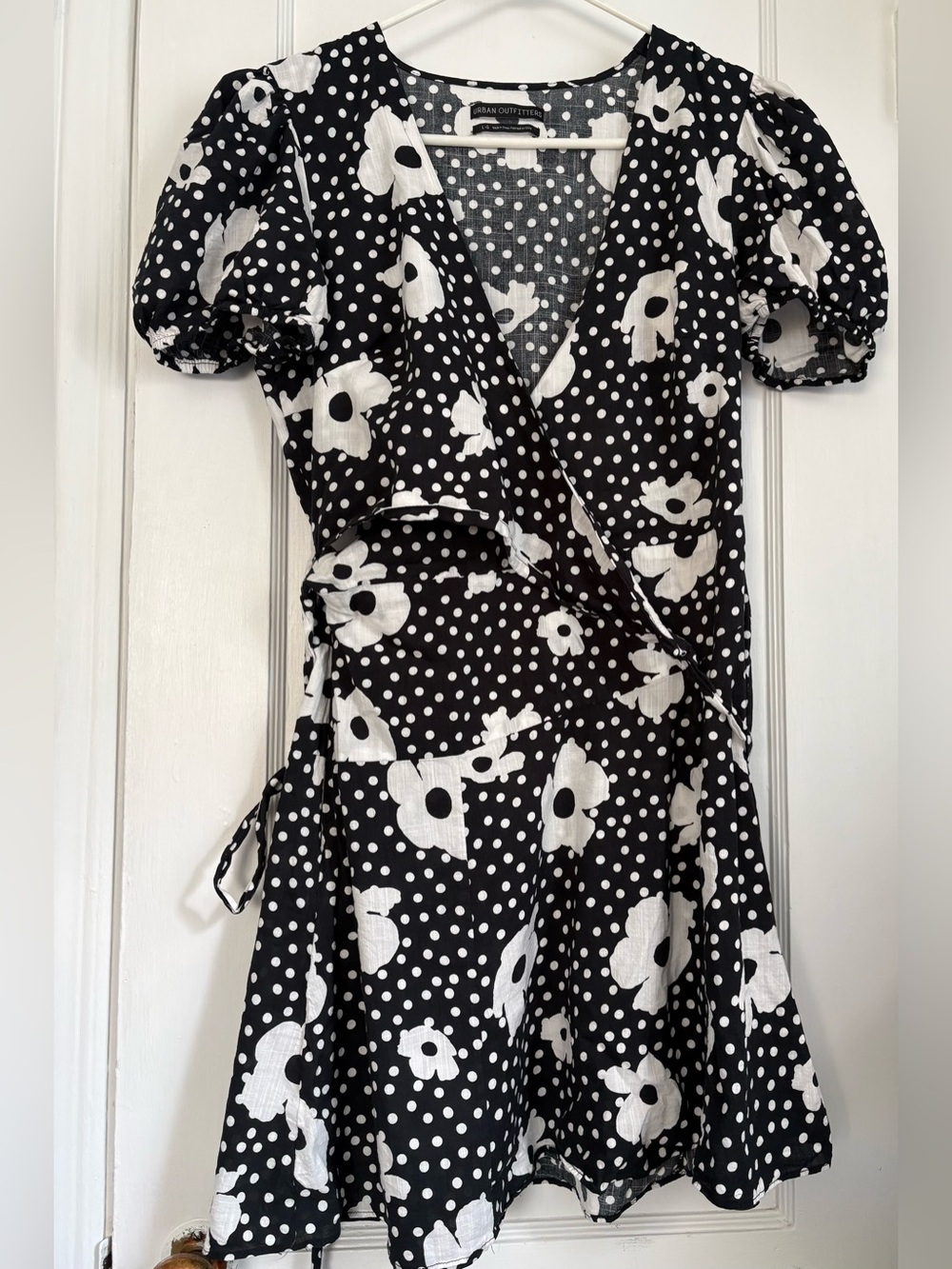 Urban Outfitters Black & White Floral Polka Dot Wrap Mini Dress Size Large - Picture 2 of 10
